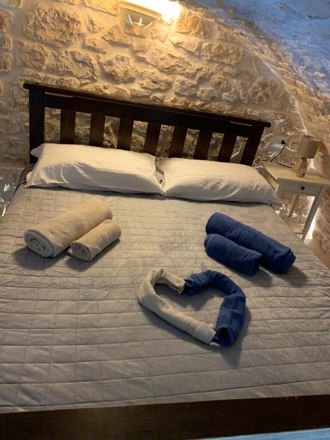 Romantic Miniloft Остуни Екстериор снимка